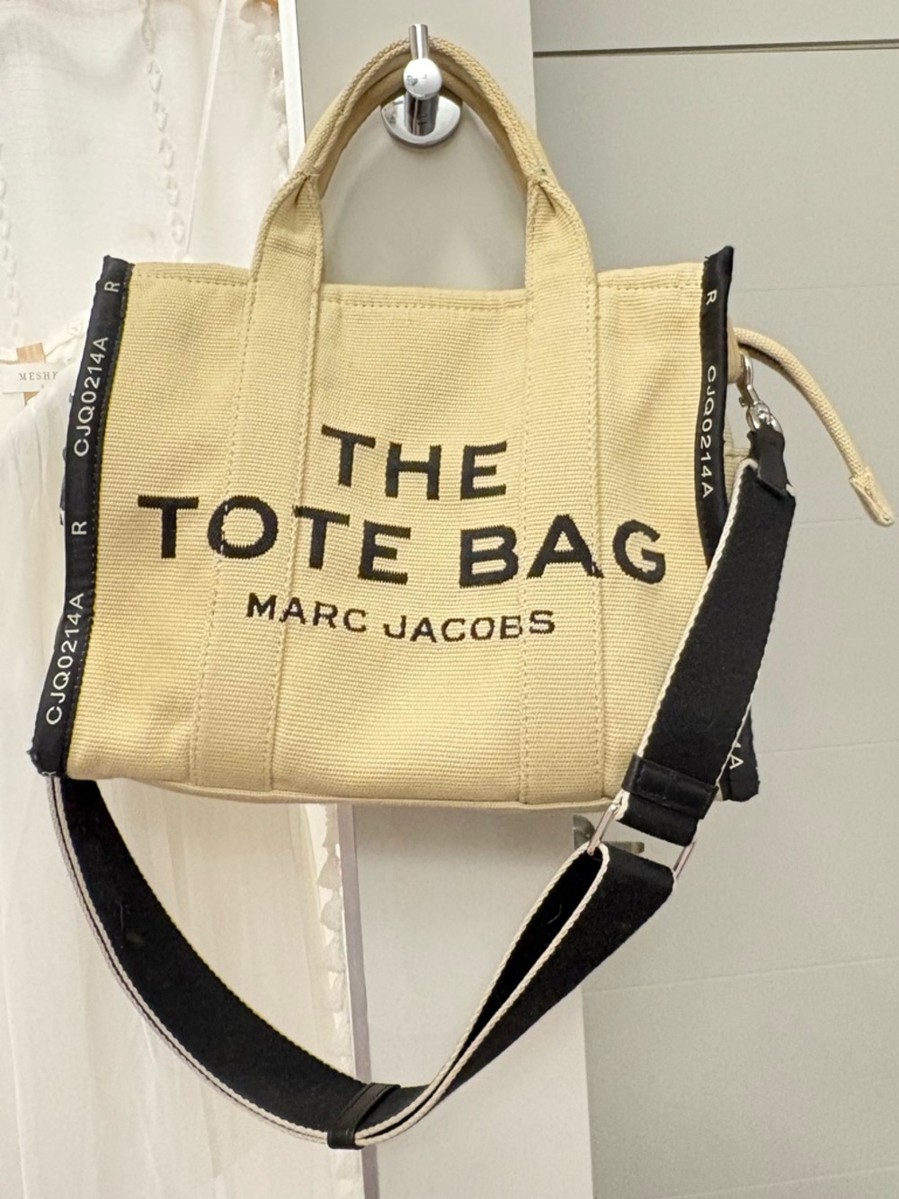 The Tote Bag Jacquard Medium Tote - Warm Sand - Picture 5 of 11